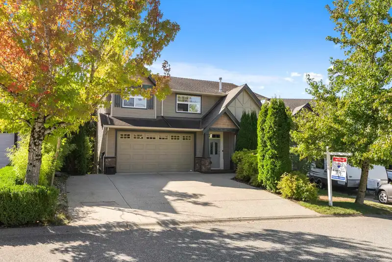 35562 ALLISON COURT - photo 1 of 40