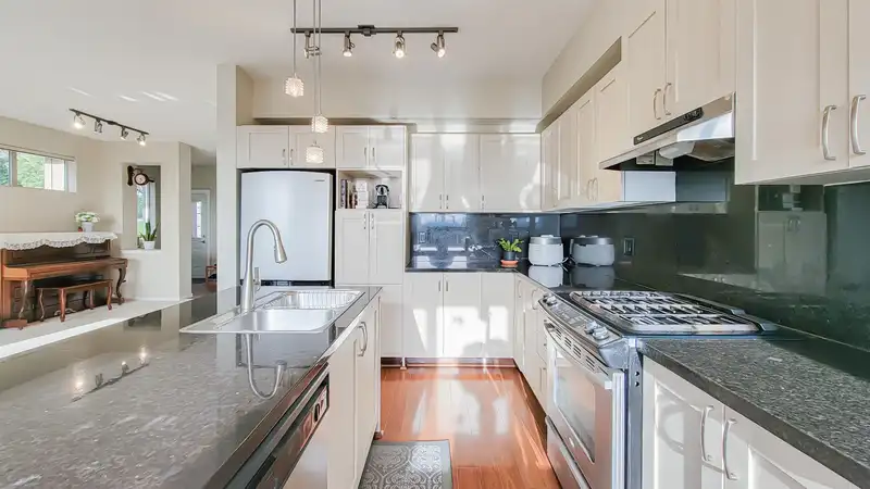 72 1357 PURCELL DRIVE - photo 3 of 21