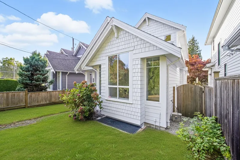 2411 GEORGE STREET - photo 2 of 25