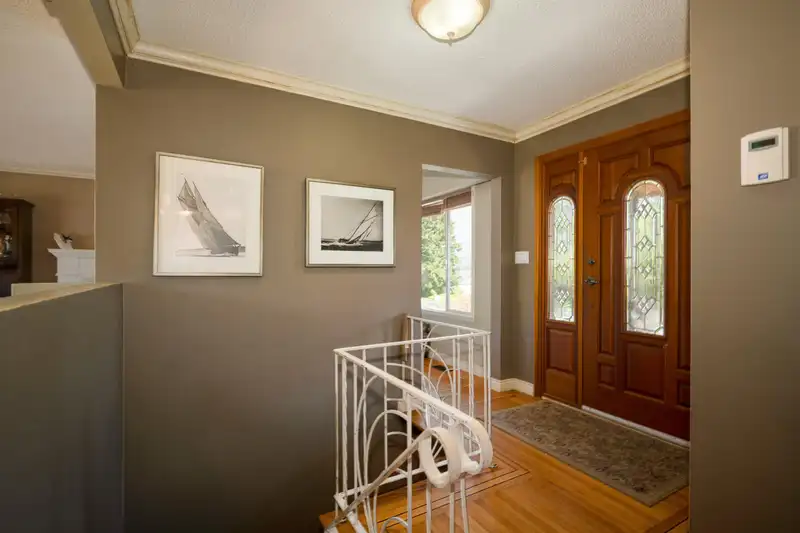 893 FRIAR CRESCENT - photo 3 of 35