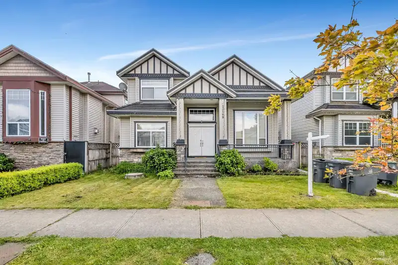12168 96A AVENUE - photo 1 of 25