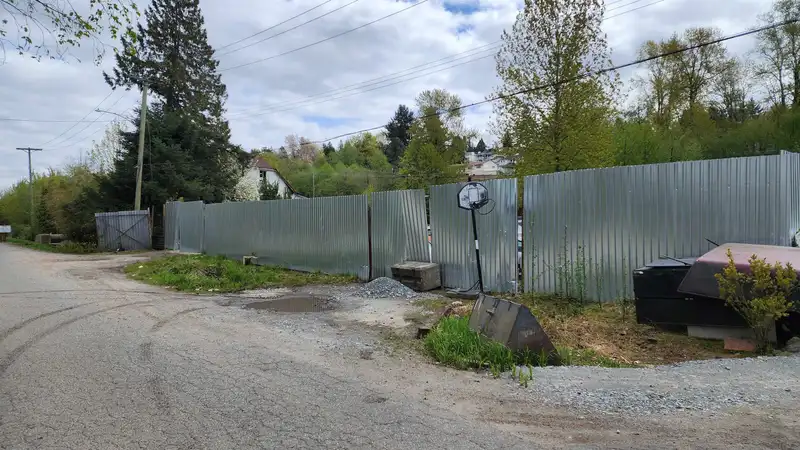 13848 117 AVENUE - photo 4 of 10