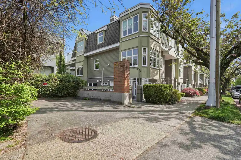 737 W 7TH AVENUE - photo 1 of 24