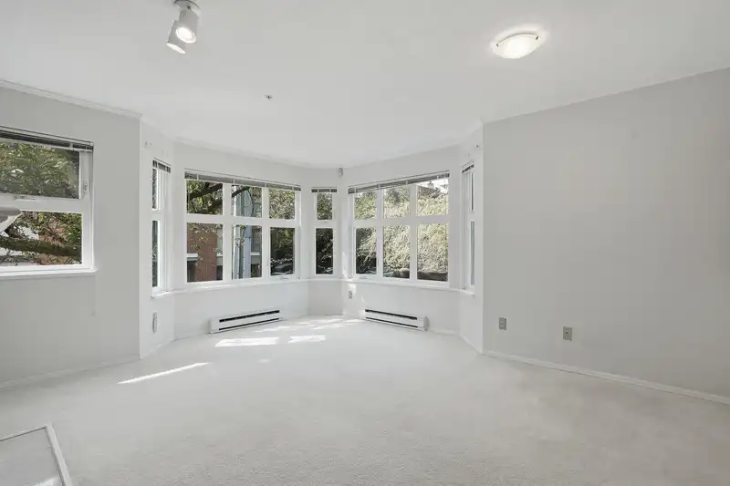 737 W 7TH AVENUE - photo 4 of 24