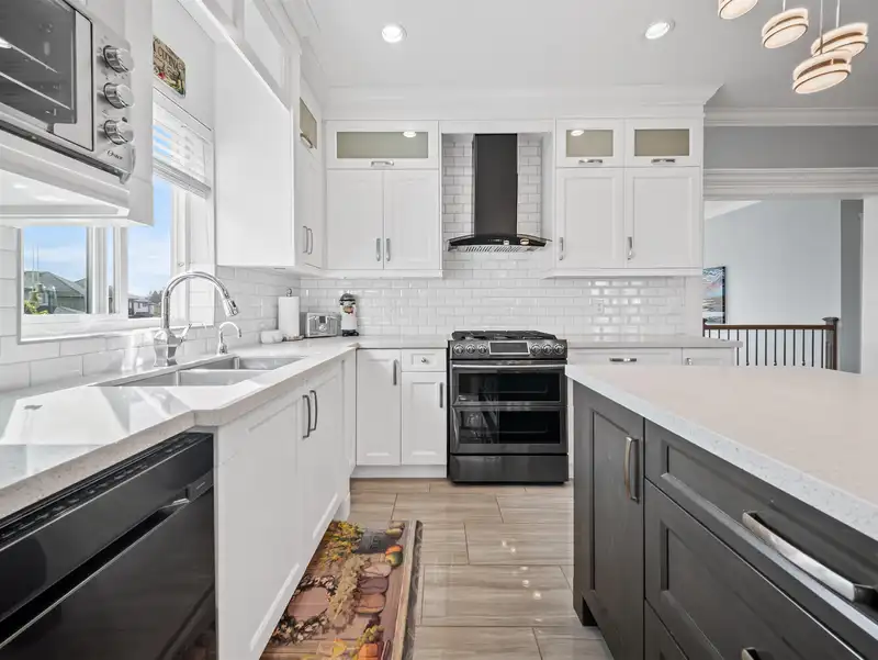 27649 LUNDEBERG AVENUE - photo 2 of 25