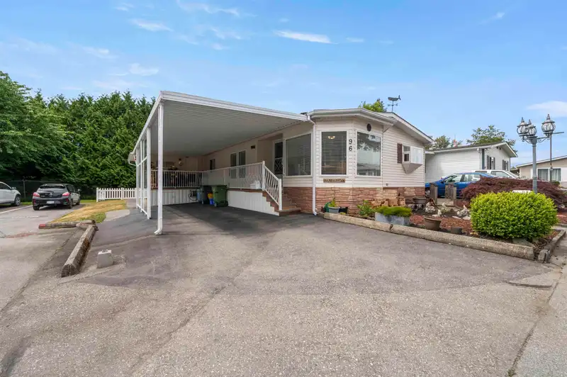 96 24330 FRASER HIGHWAY - photo 3 of 33