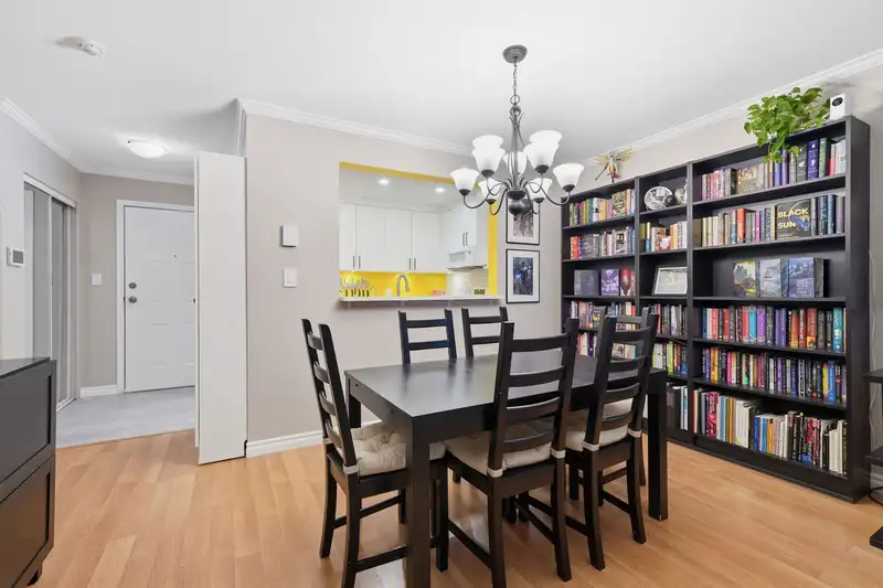 105 9767 140 STREET - photo 4 of 27