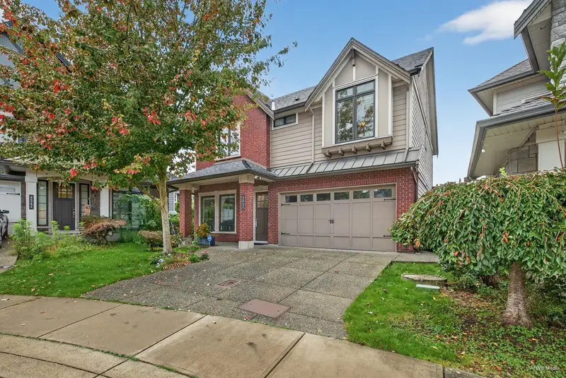 2547 163 STREET - photo 3 of 25