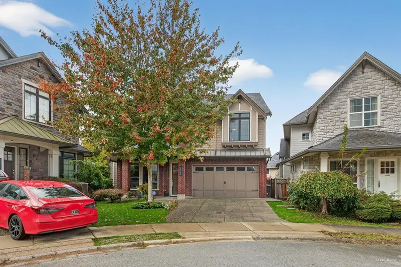 2547 163 STREET - photo 4 of 25