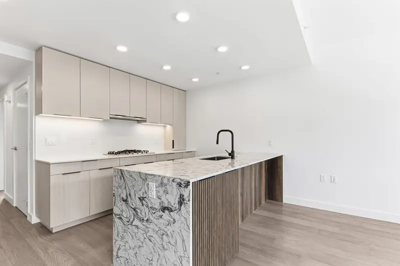 303 3590 W 39TH AVENUE - photo 3 of 19