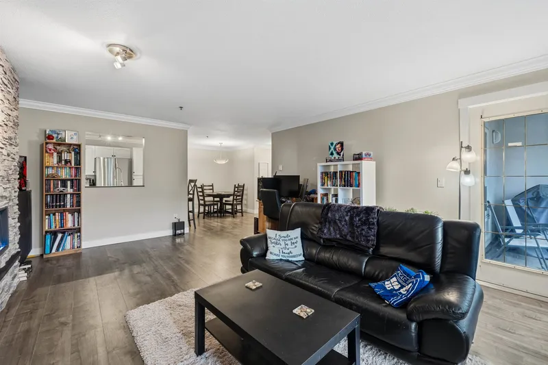 209 19721 64 AVENUE - photo 3 of 21