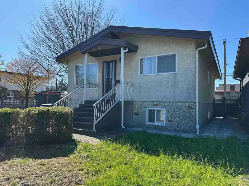 3191 RENFREW STREET - photo 3 of 9