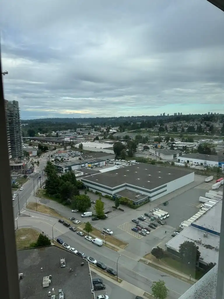 2506 2133 DOUGLAS ROAD - photo 3 of 13
