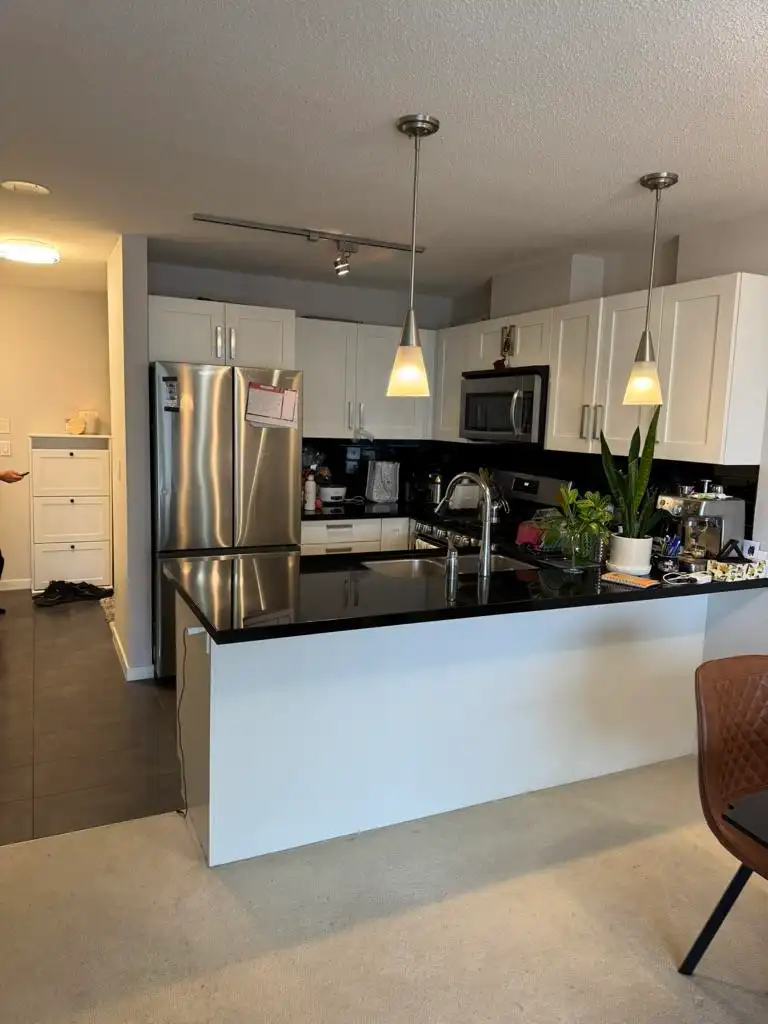 2506 2133 DOUGLAS ROAD - photo 4 of 13