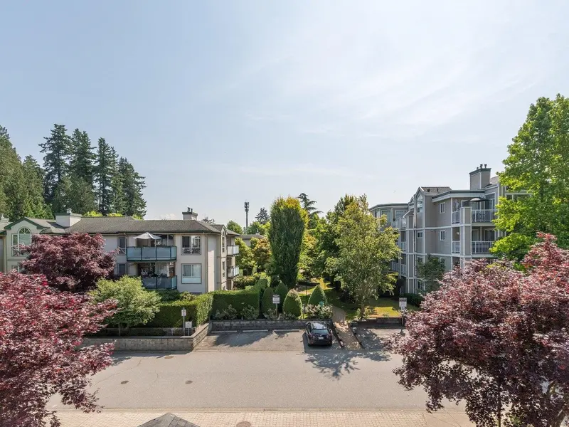 309 19122 122 AVENUE - photo 2 of 23