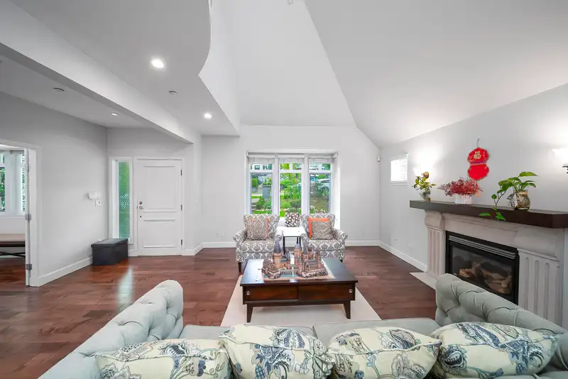 2716 W 37TH AVENUE - photo 3 of 40