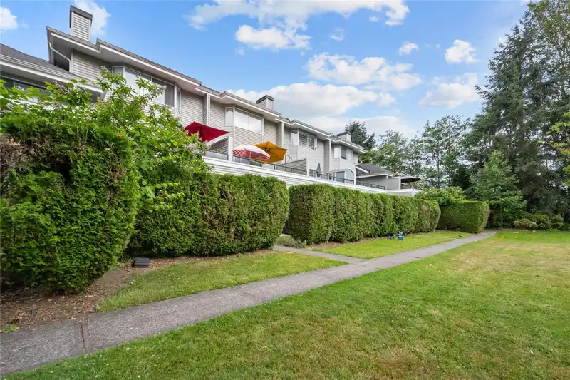 3 13660 84 AVENUE - photo 1 of 27