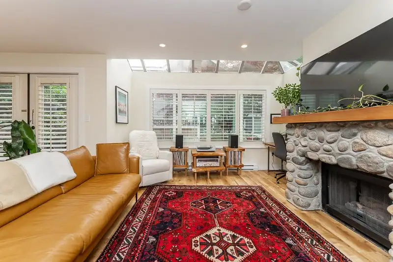 5 219 E 8TH STREET - photo 3 of 29