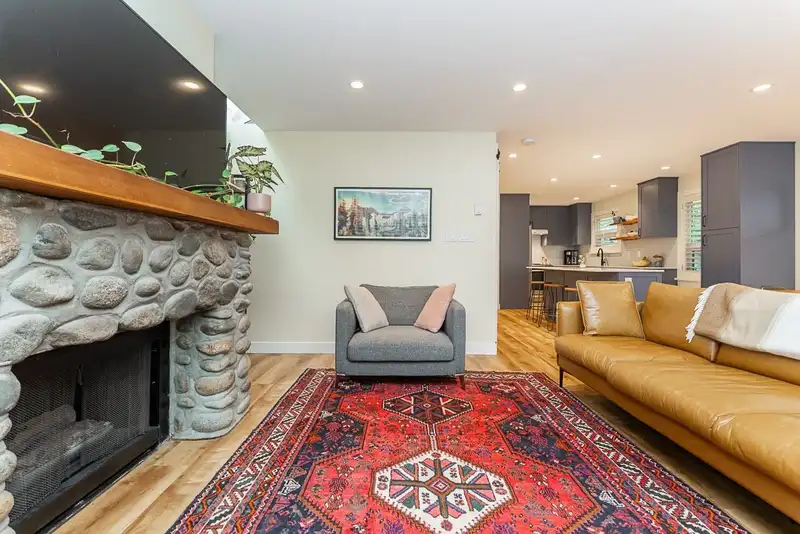 5 219 E 8TH STREET - photo 4 of 29