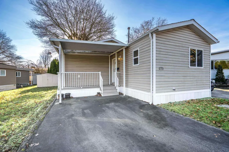 173 1840 160 STREET - photo 1 of 25