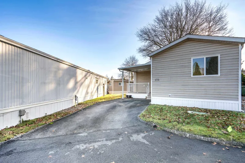 173 1840 160 STREET - photo 2 of 25