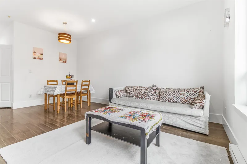 13 19752 55A AVENUE - photo 3 of 25