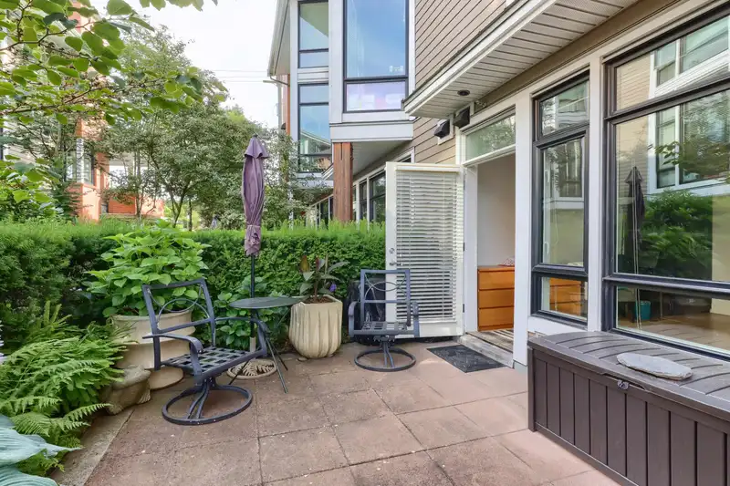 2915 WALL STREET - photo 1 of 25