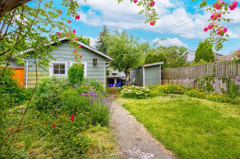 3012 W 14TH AVENUE - photo 4 of 8