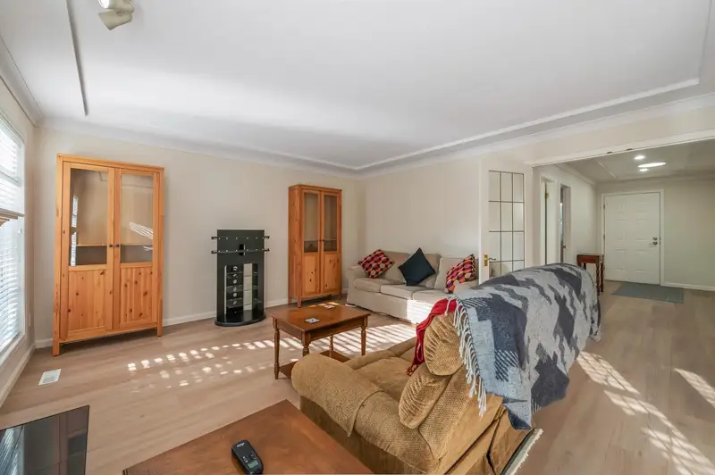 4 12981 17 AVENUE - photo 3 of 25