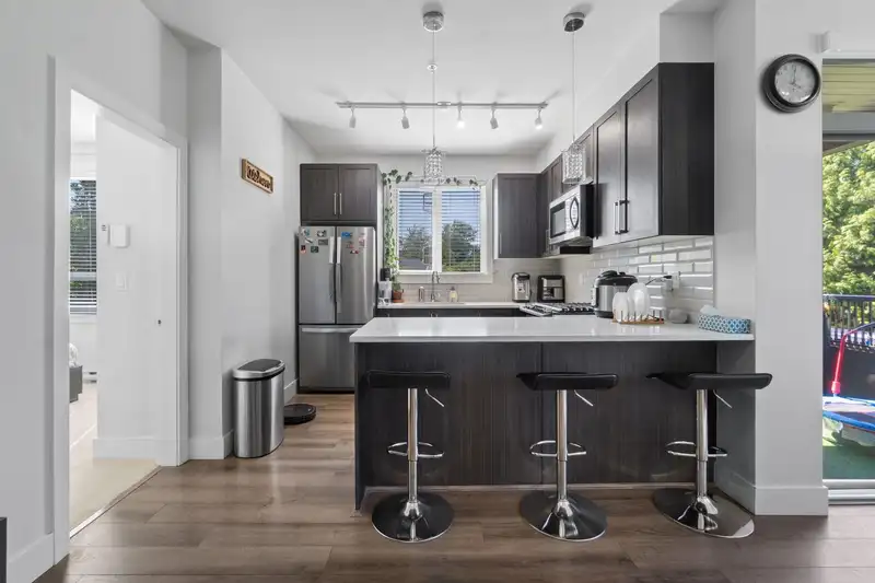 212 2960 151 STREET - photo 3 of 16