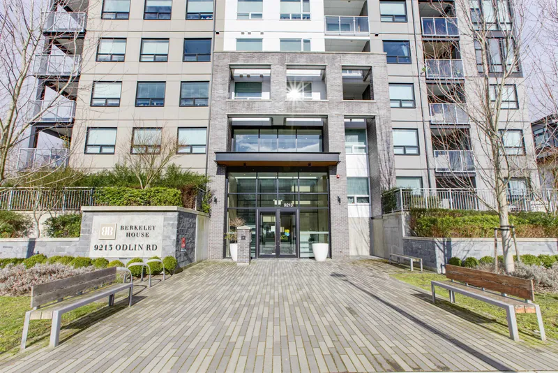 422 9213 ODLIN ROAD - photo 3 of 25