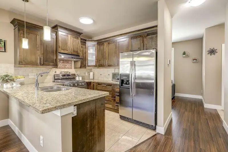 13987 64 AVENUE - photo 4 of 40