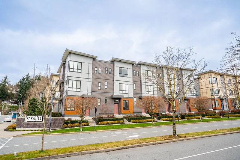 10 1938 NORTH PARALLEL ROAD - photo 2 of 25