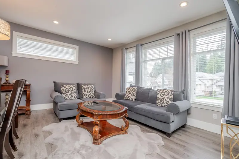 6071 145B STREET - photo 4 of 25