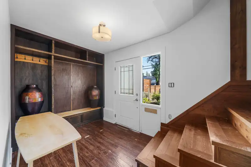 1405 APEL DRIVE - photo 2 of 33