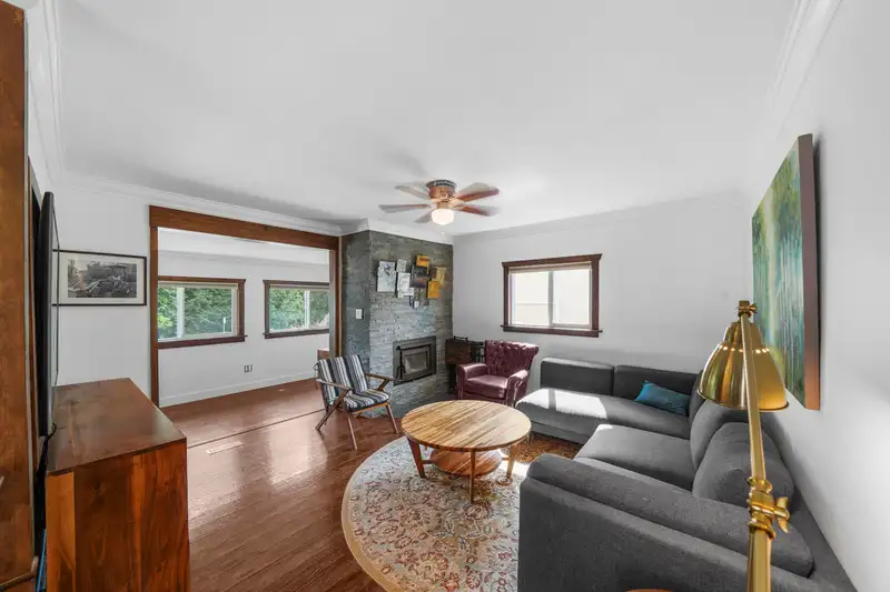 1405 APEL DRIVE - photo 3 of 33