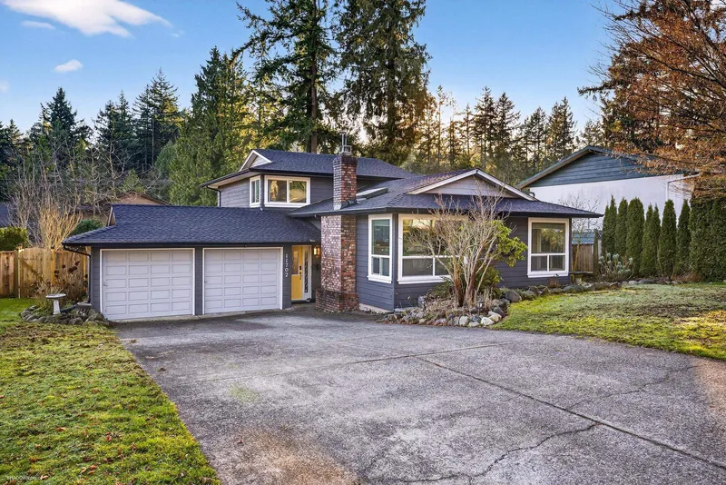 11702 64A AVENUE - photo 2 of 25