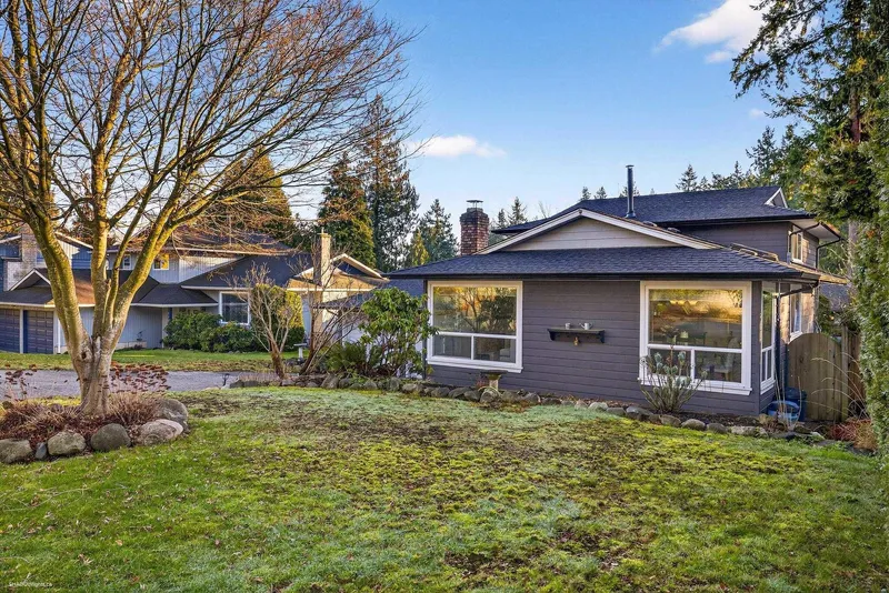 11702 64A AVENUE - photo 3 of 25