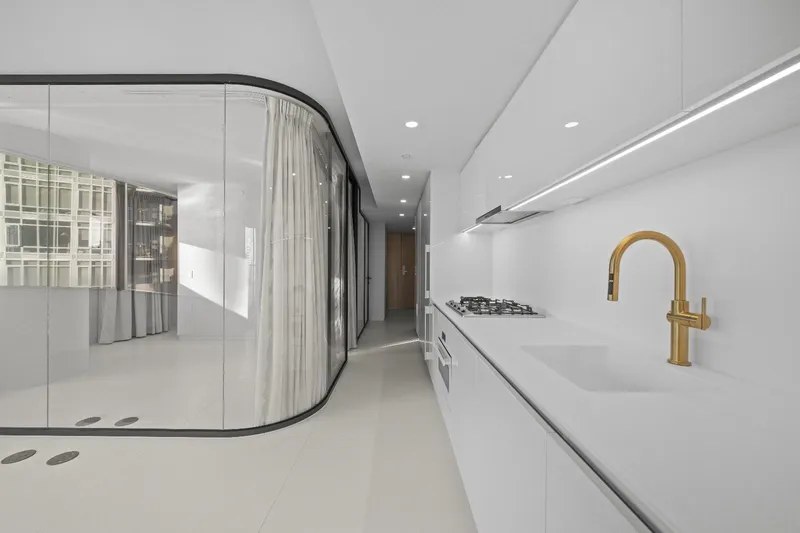 706 1033 NELSON STREET - photo 2 of 25