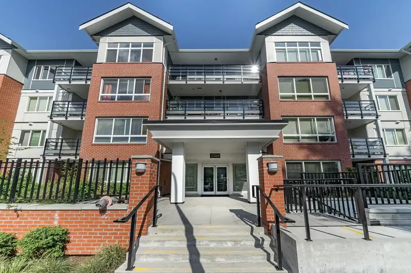 203 2268 SHAUGHNESSY STREET - photo 2 of 27