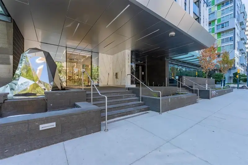 2109 1111 RICHARDS STREET - photo 3 of 39