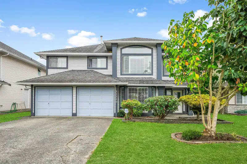 11710 GLENHURST STREET - photo 1 of 34