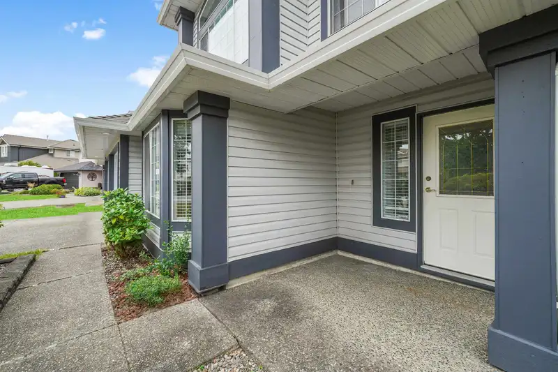 11710 GLENHURST STREET - photo 2 of 34
