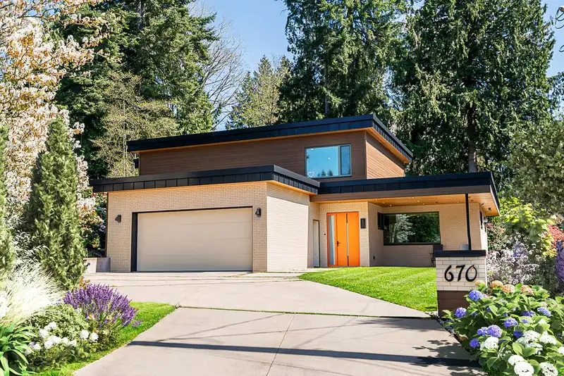 670 ST. IVES CRESCENT - photo 1 of 40