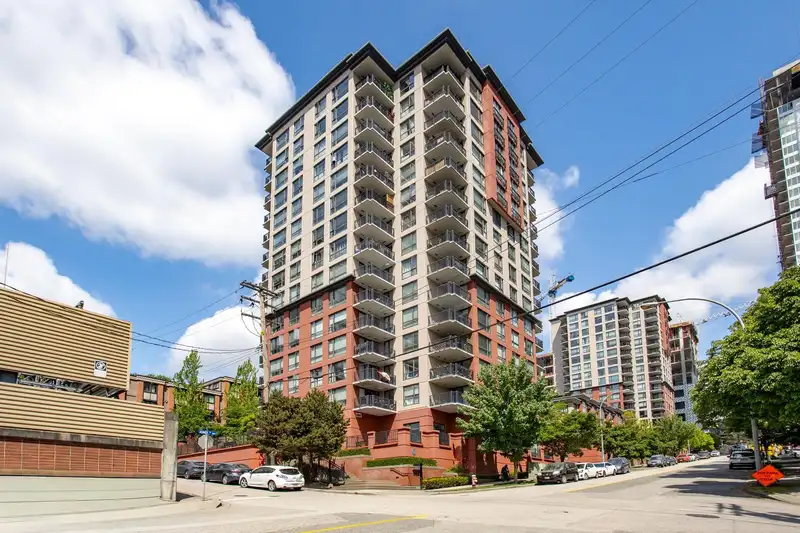 1506 833 AGNES STREET - photo 1 of 40
