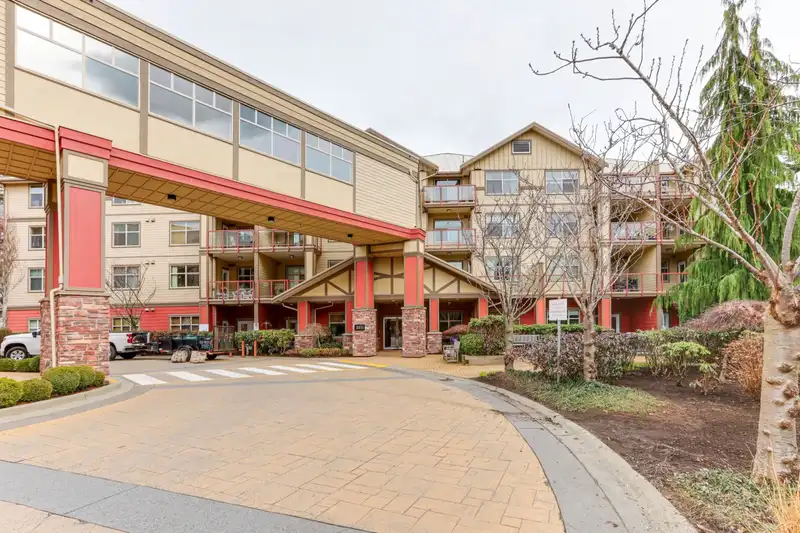 402 2511 KING GEORGE BOULEVARD - photo 1 of 20