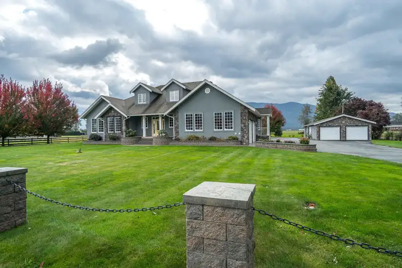 42872 SOUTH SUMAS ROAD - photo 1 of 35