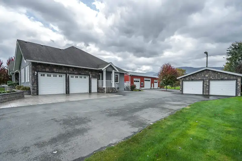 42872 SOUTH SUMAS ROAD - photo 4 of 35