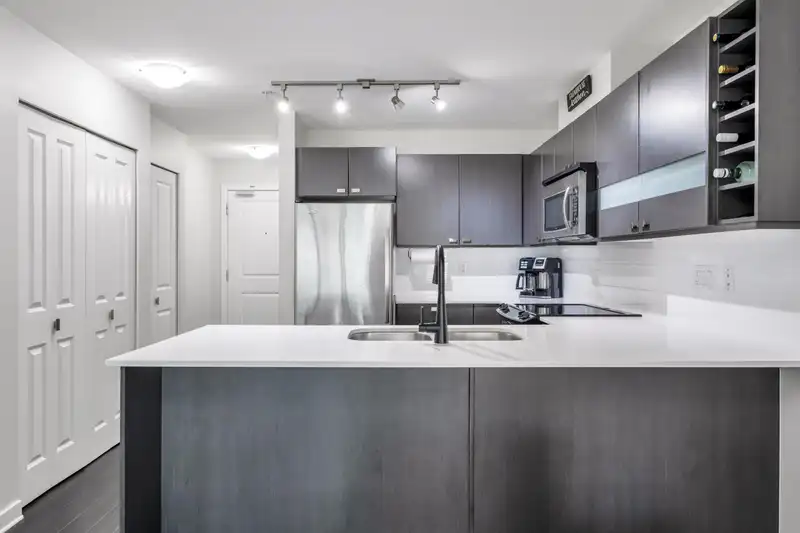 225 21009 56 AVENUE - photo 4 of 28