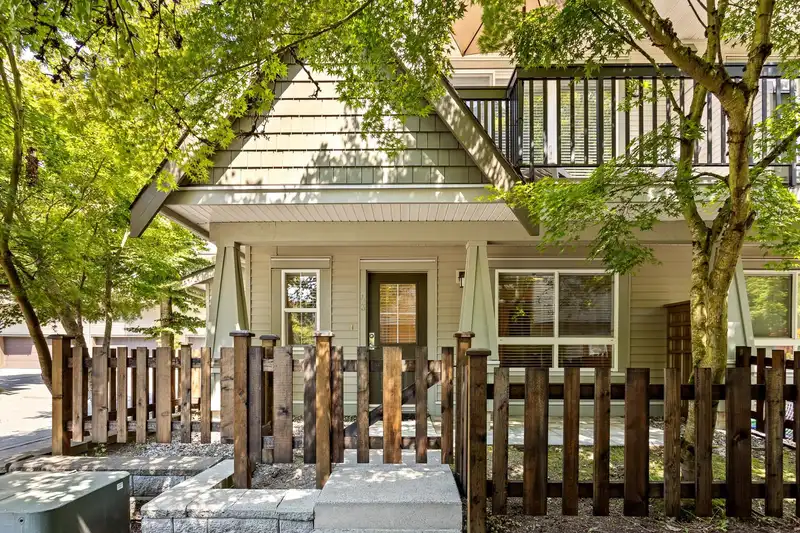 43 7155 189 STREET - photo 4 of 40